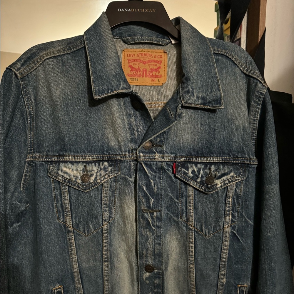 Men’s Levi’s Jean Jacket
Size L
Used 2x at the most (like new)
#levis